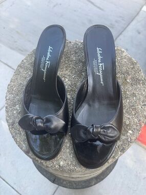Salvatore Ferragamo Black Leather Knot Mule Slides